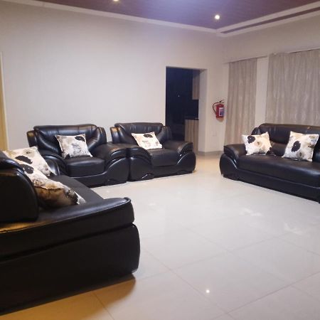 Pillacol Guest House Виктория Фолс Екстериор снимка