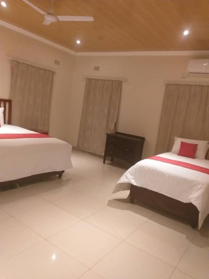 Pillacol Guest House Виктория Фолс Екстериор снимка